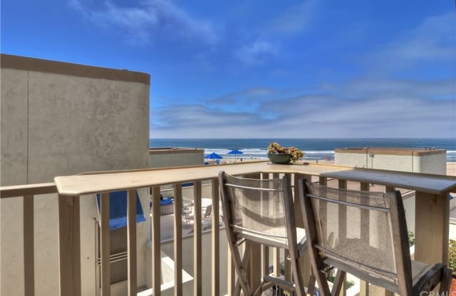 711 Pacific Coast - 711 Pacific Coast Hwy, Huntington Beach, CA 92648