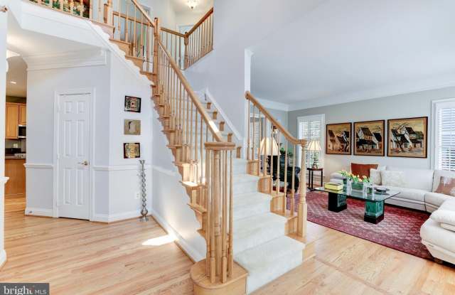 2945 OAKTON KNOLL COURT photos photos