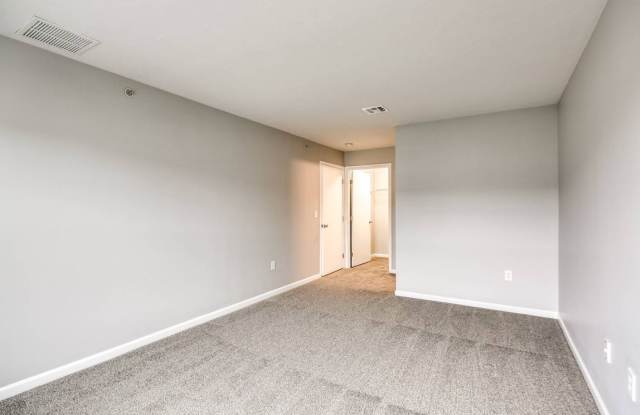 The Villas of Castleton Apartments Gallery 3