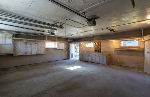 Beautiful Single Family Home - 1123 South 12th Street, Grand Forks, ND 58201