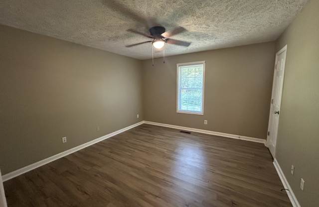 1831 Pinnacle Road Gallery 2