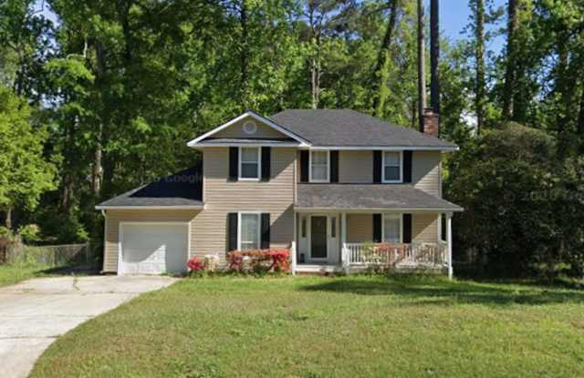 Spacious 3 bedroom and huge backyard photos photos