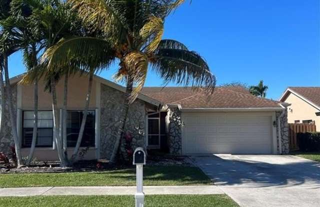 21023 Rustlewood Ave photos photos