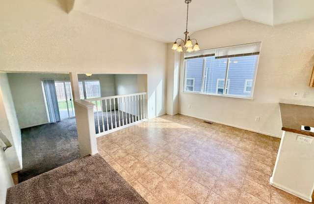 Move In & Save - 2 Weeks FREE Rent! Stunning Tri-level Home in Park Meadows Subdivision - Wellington Gallery 4