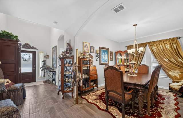 1318 Crossvine Drive Gallery 4