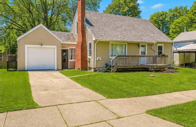208 S Hayford Ave - 208 South Hayford Avenue, Lansing, MI 48912
