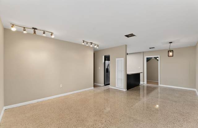 Charming 3BR House in Miami Gallery 3