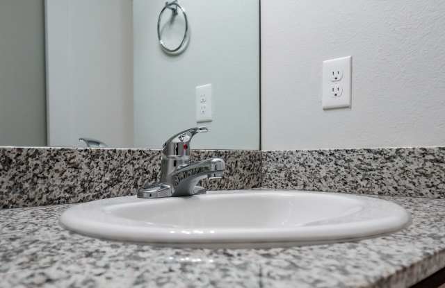 Evergreen Valley Apartments Gallery 3