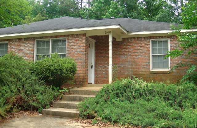 Comfortable Duplex Living Close to Everything! photos photos Comfortable Duplex Living Close to Everything! photos photos