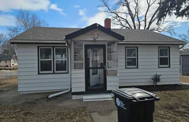 4501 browne st 5 brm 1 bath home. photos photos