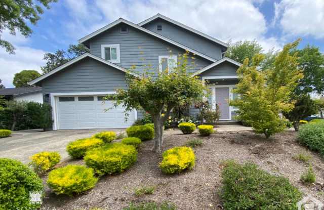 2BD/2BA Upstairs Duplex with Garage photos photos