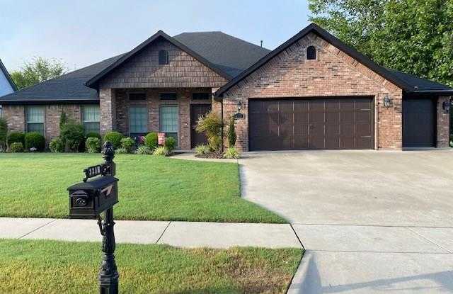 3315 Waterstone  DR - 3315 East Waterstone Drive, Fayetteville, AR 72764