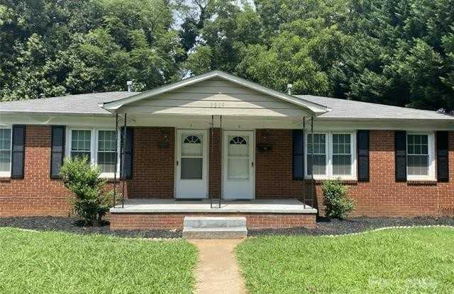 3209 Holt Street - 3209 Holt Street, Charlotte, NC 28205
