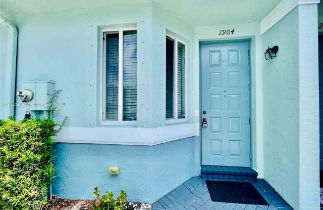 1904 Alamanda Way photos photos