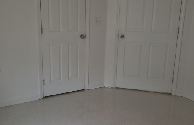 114 Greene Lane Gallery 1