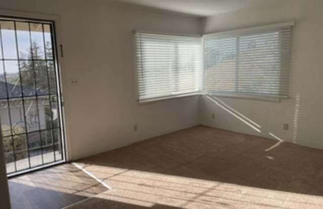 1944 Howe Drive Gallery 3