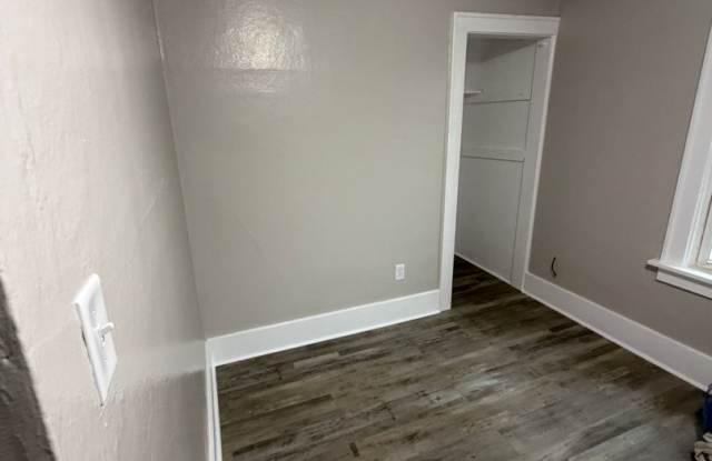 2 Bedroom newly updated Gallery 4