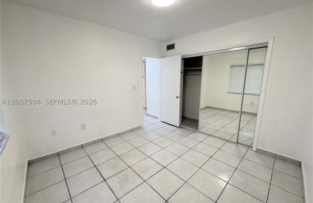 1860 SW 22nd St Gallery 4