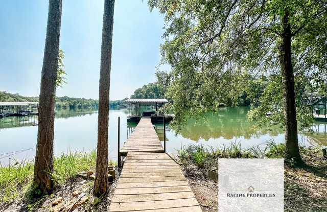 Townhouse available on Lake Hartwell—comes with a water view! photos photos