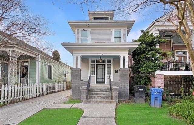 319 S SCOTT Street photos photos