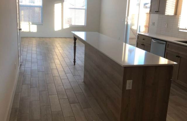 Gorgeous 2 story; 3 bedroom / 2.5 bath Home - 2694 East Teaberry Drive, Fresno, CA 93619