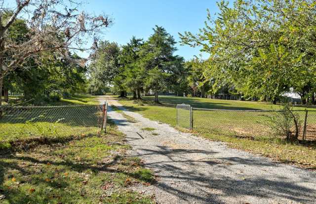 Well Cared 2 Bed / 1 Bath Home in CHOCTAW OK! *$500 move-in special Gallery 2