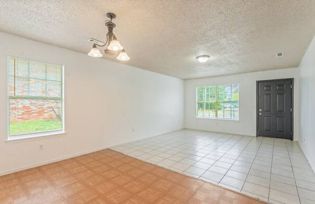 883 South Curtis Avenue Gallery 2