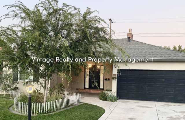 Move In Special!! Back On The Rental Market Great Single Story Three Bedroom Home!!! photos photos