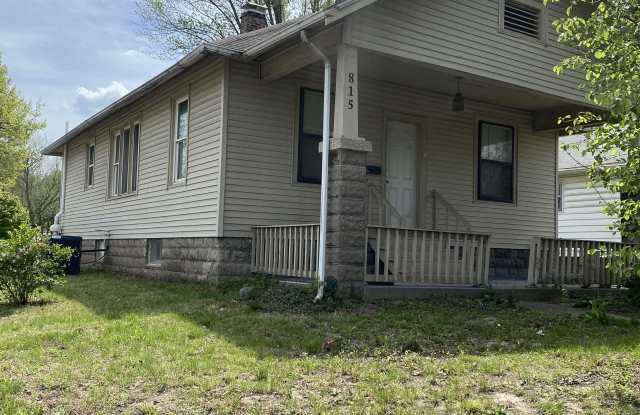 815 West Walnut Street - 815 West Walnut Street, Carbondale, IL 62901