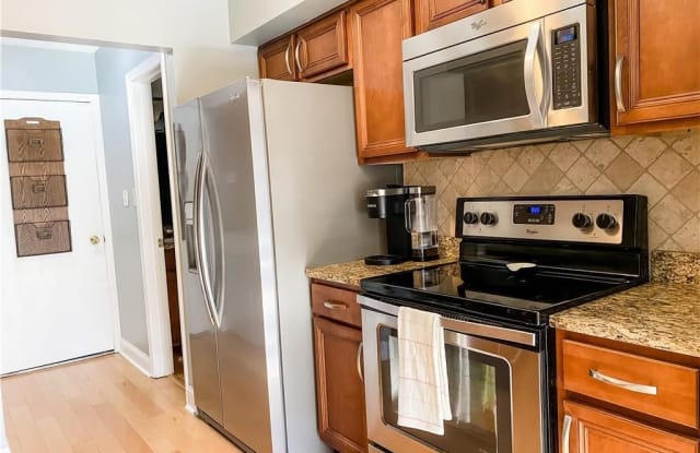331 E Saint Clair St - 331 East Saint Clair Street, Indianapolis, IN 46202