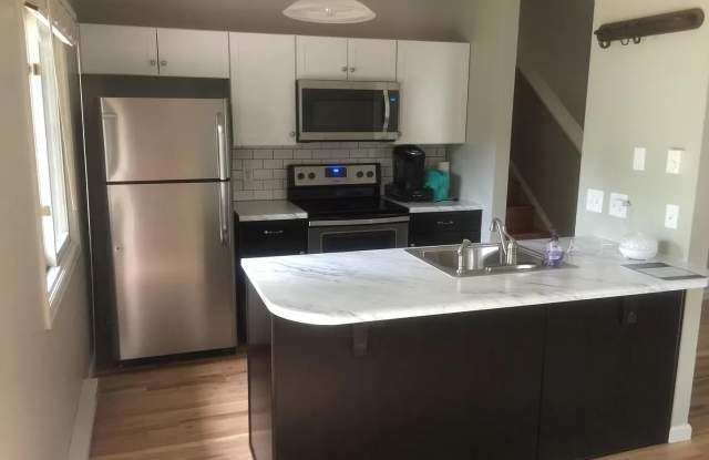 Centrally located 3 bedroom, 2 bathroom home in Fort Collins - 2006 Sonora Street, Fort Collins, CO 80525 Centrally located 3 bedroom, 2 bathroom home in Fort Collins - 2006 Sonora Street, Fort Collins, CO 80525