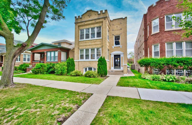 6609 N Artesian Avenue Gallery 1