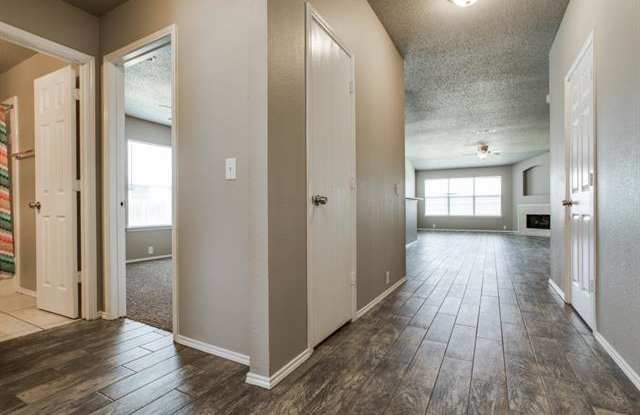 2405 Tailburton Court Gallery 4