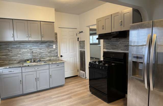 12509 Maple Avenue photos photos