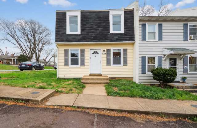 3 Bedroom End Unit Townhouse in Culpeper photos photos