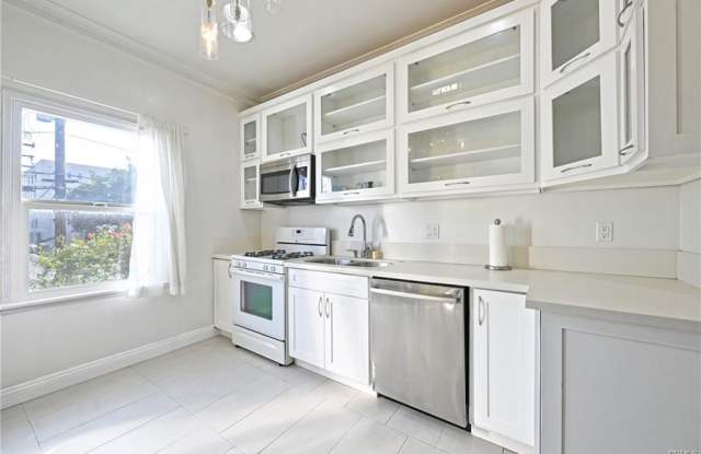 9372 West Olympic Boulevard - 9372 West Olympic Boulevard, Beverly Hills, CA 90212