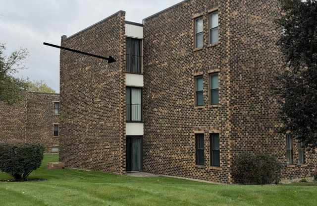 2216 Country Club Drive Gallery 3