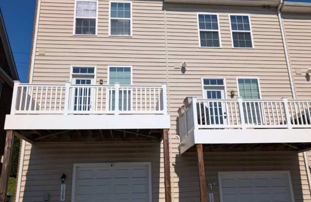 1229 TRENTON Place SE Gallery 2