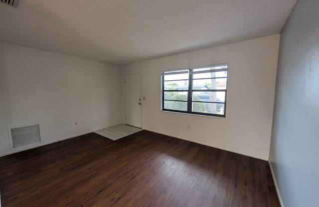 9103 Whitman Ln Gallery 4