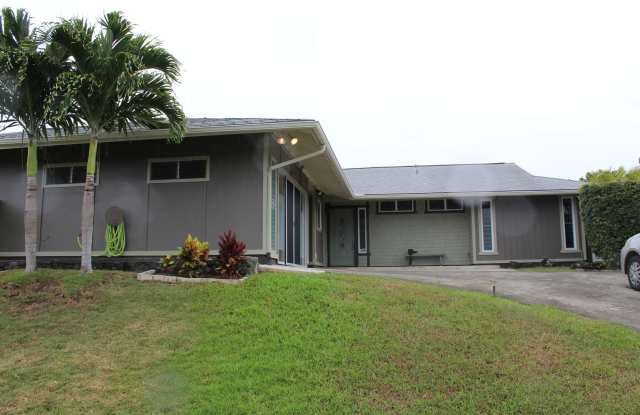Spacious 3 Bed / 3 Bath Kaneohe Home - $4,850/mo - Available 12/1 Gallery 4