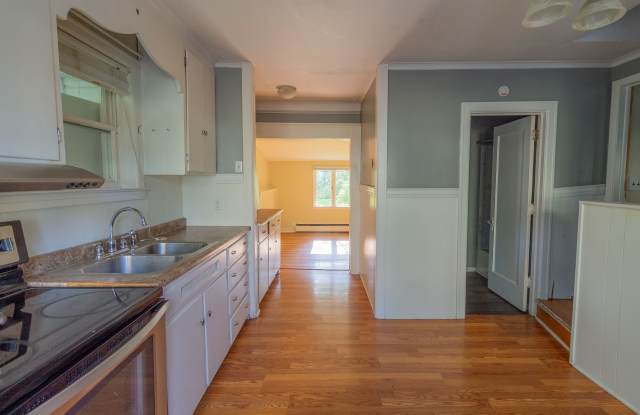 706 1/2 Nash Road - 706 1/2 Nash Road, North Tonawanda, NY 14120