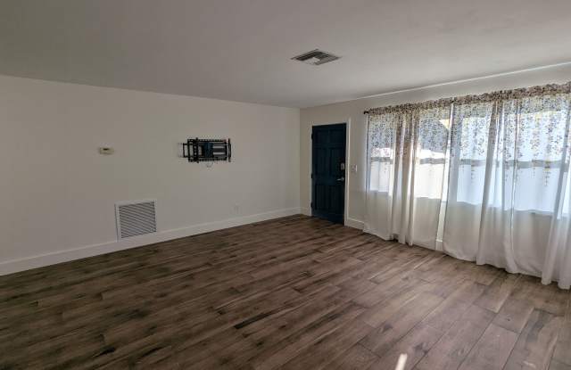 14997 Mockingbird Lane Gallery 3
