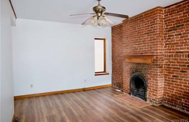 120 N Pearl Street Gallery 3