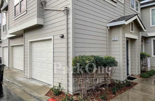 Great Townhouse in Livermore Available Now! - 265 Windward Common, Livermore, CA 94551