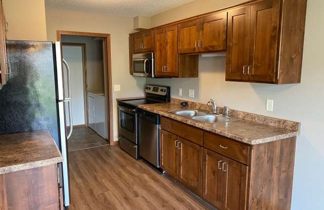 3 Bedroom 1.5 Bath Townhome in Sauk Rapids! Gallery 1