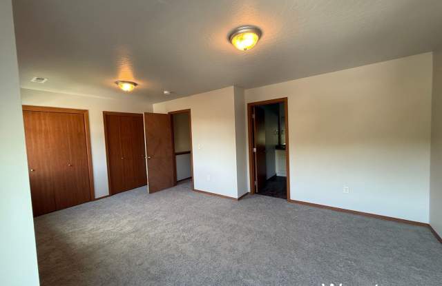 Available now! 3bed 2.5 bath duplex in Spokane Valley Gallery 4