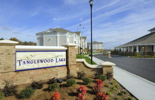 Tanglewood Lake Apartments Gallery 2