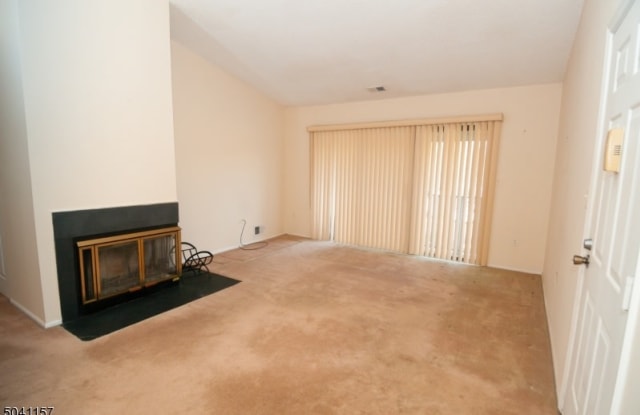 48 TAYLOR RD - 48 Taylor Drive, Franklin Park, NJ 08823