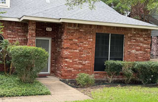 827 Ash Grove Lane - 827 Ash Grove Lane, DeSoto, TX 75115