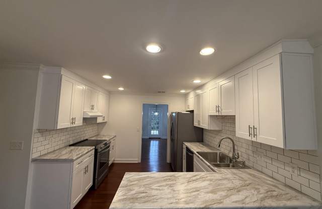 113 CHASE PLANTATION PARKWAY - 113 Chase Plantation Parkway, Hoover, AL 35244